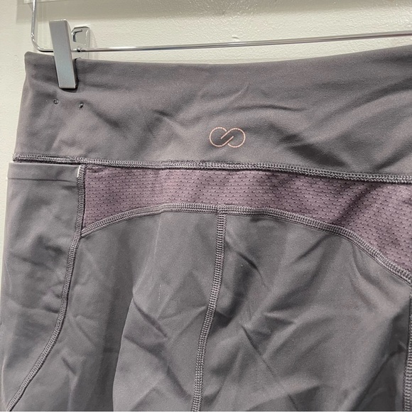 Calia Carrie Underwood Grey Energize Capri Crop Pants Size Medium - Picture 4 of 9